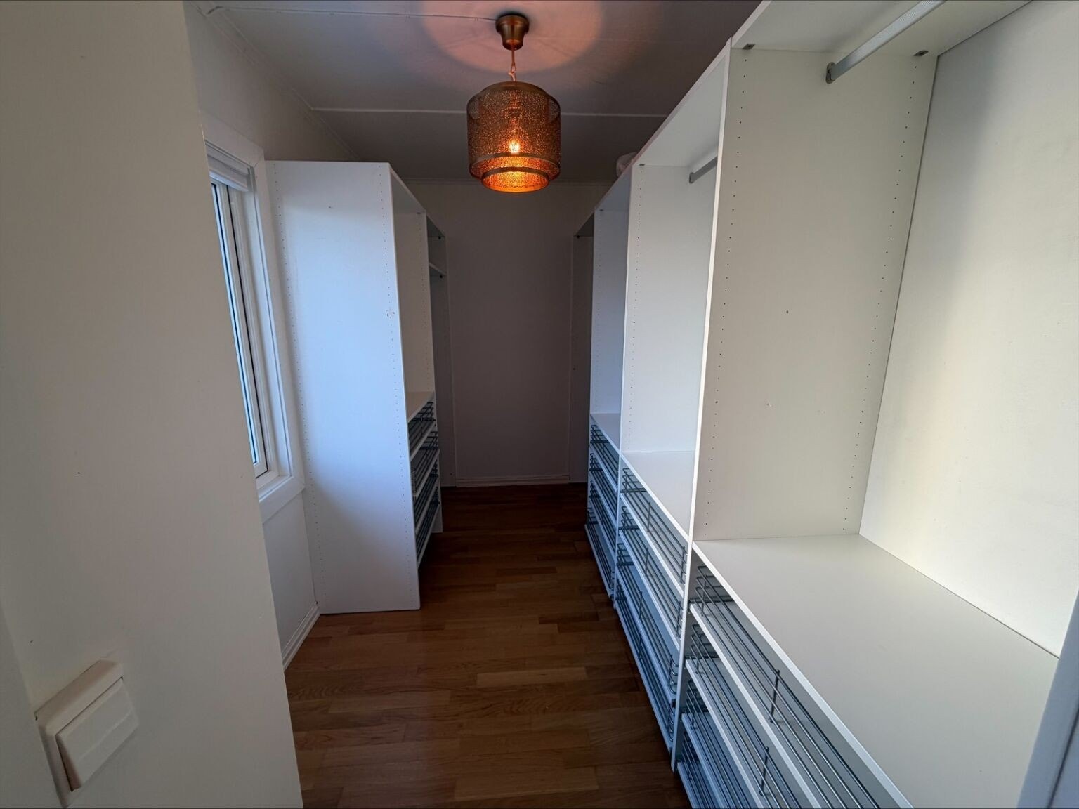 Walk-in closet Galleribilde