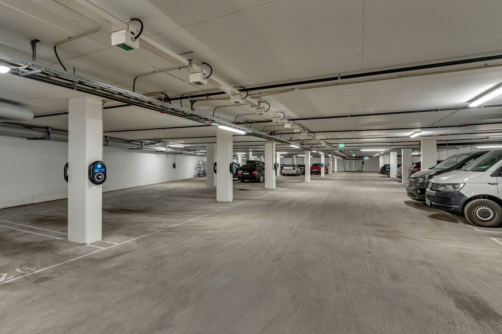 Mulighet for å leie garasjeplass til kr 1 500,- pr. måned. Galleribilde