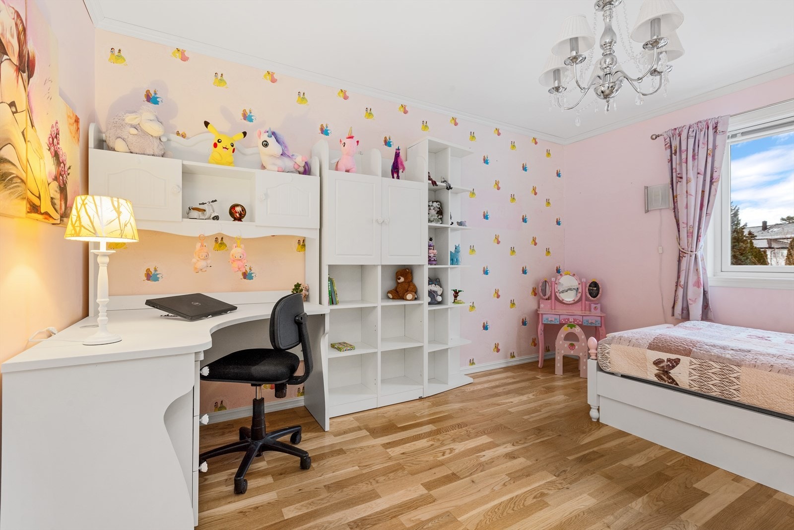 Det andre soverommet er også av god størrelse, ideelt som barnerom eller gjesterom. Galleribilde