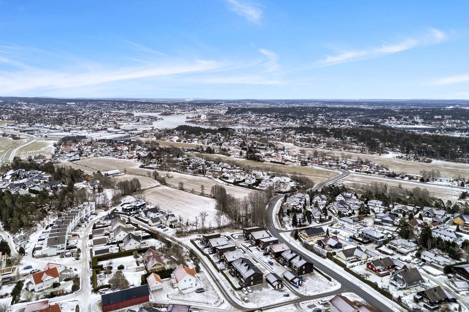 Området byr på flotte turmuligheter langs Onsøystien og kort sykkeltur til badeplassen Faratangen. Galleribilde