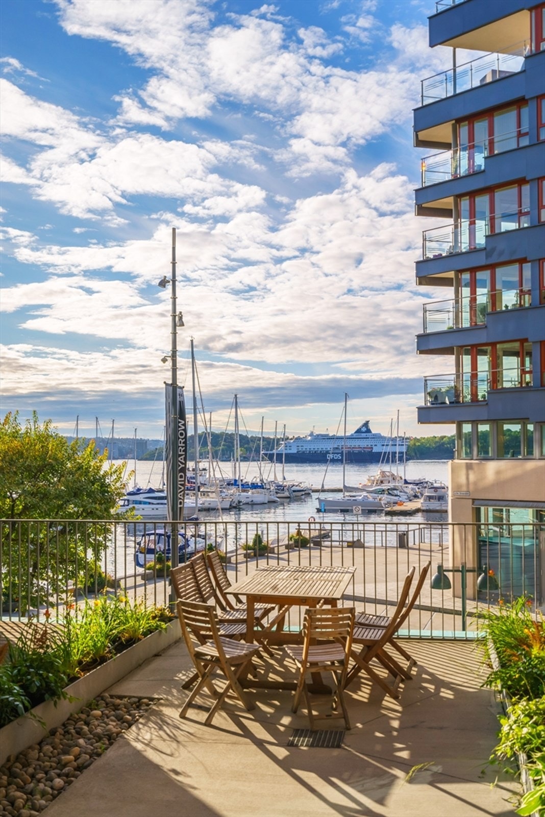 Portal mot sjøen. Galleribilde