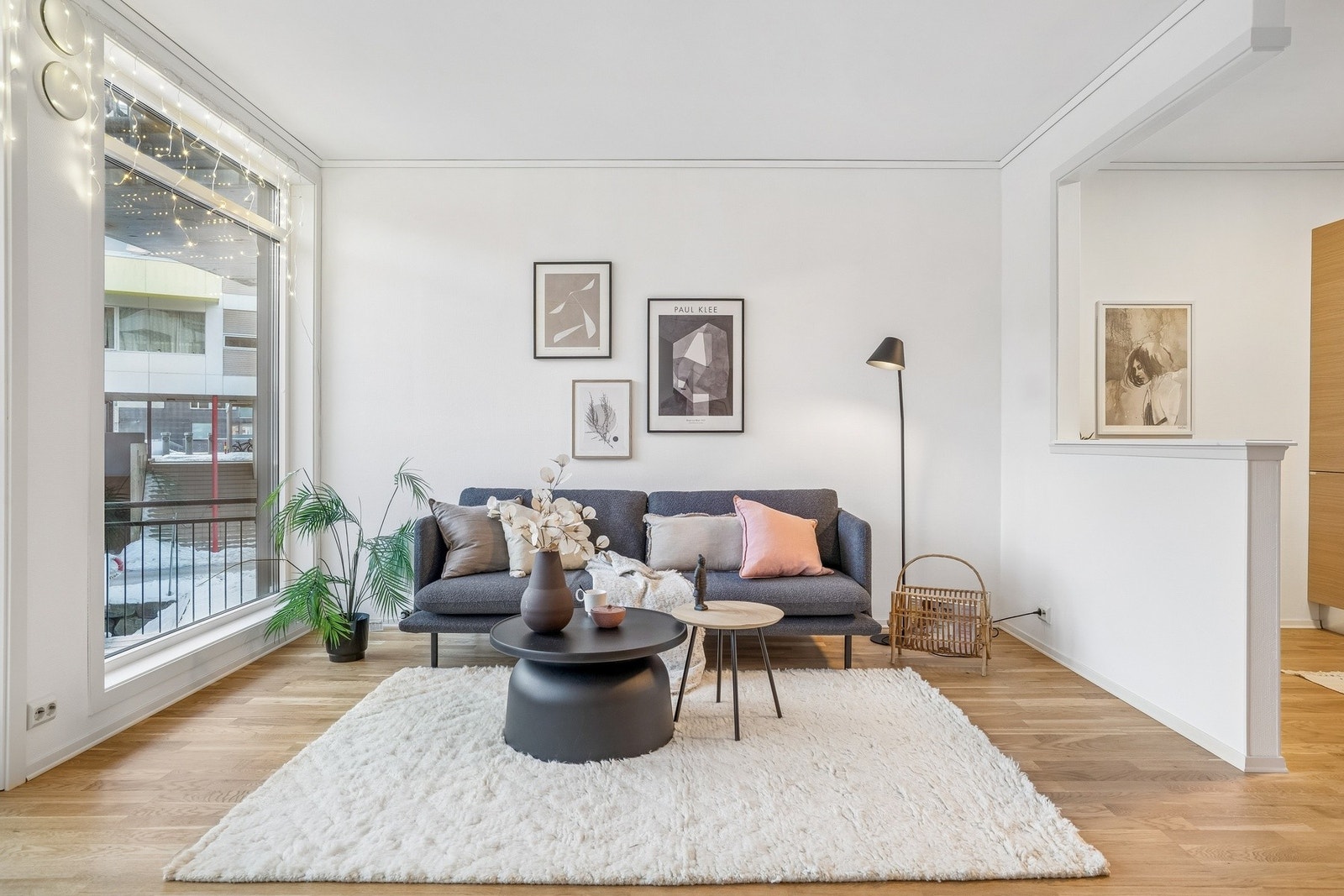 Godt med veggflater til bilder og/eller hyller. Galleribilde