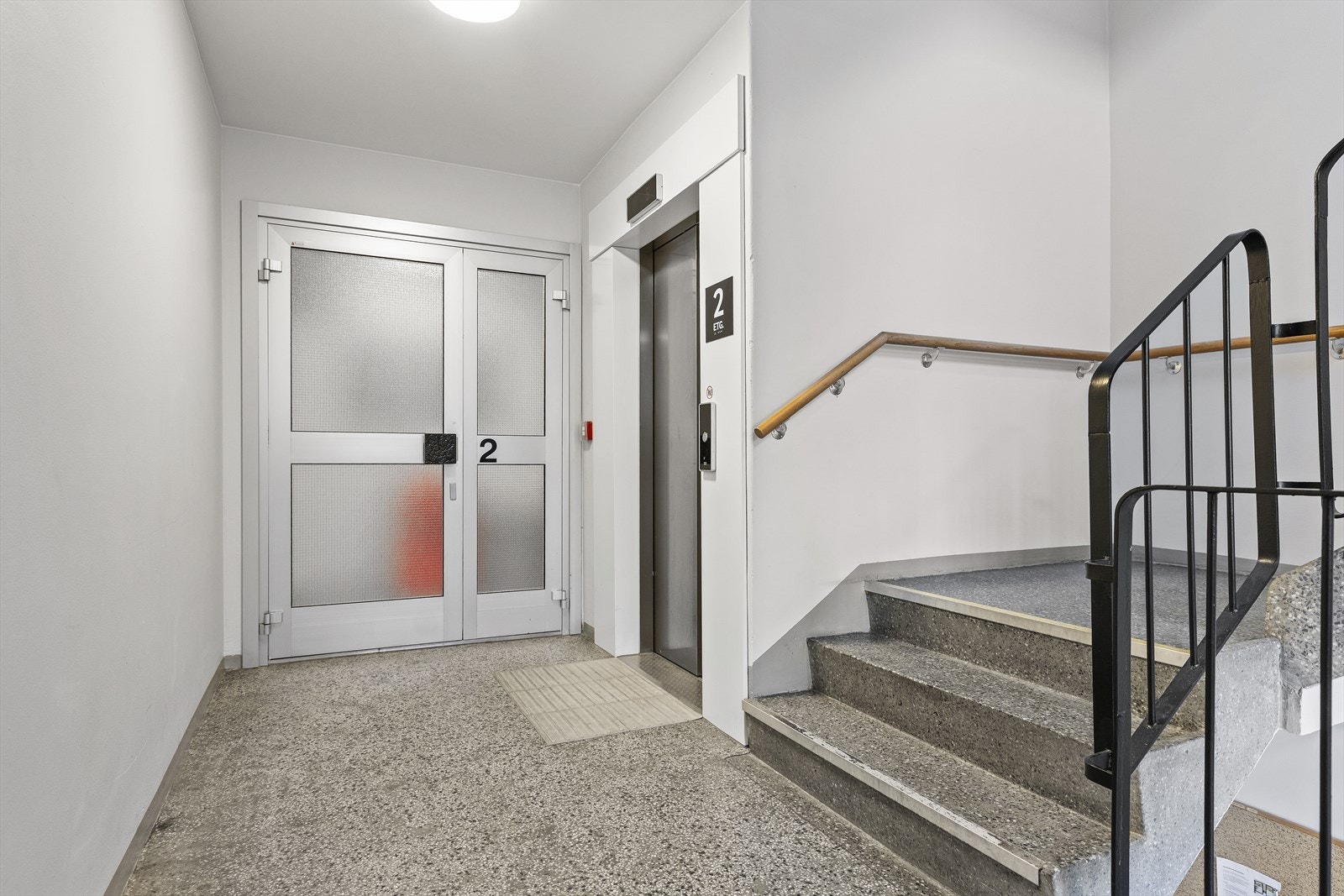 Enkel adkomst til leiligheten via heis Galleribilde