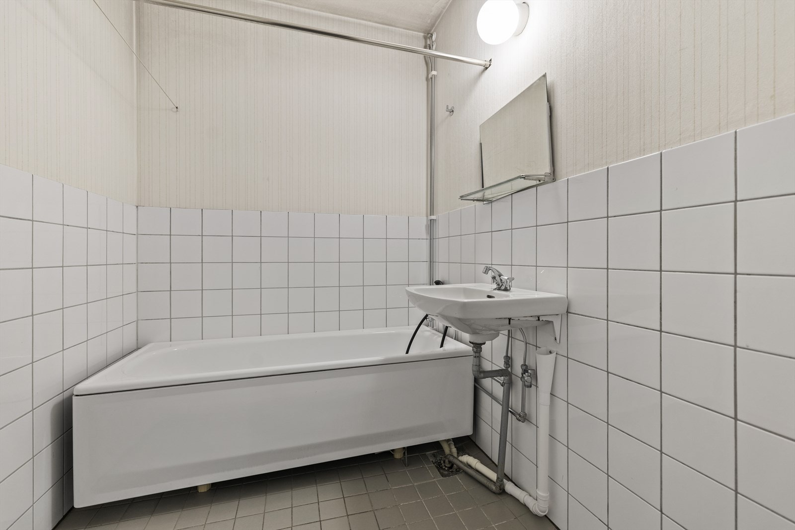 Baderom med badekar. Galleribilde