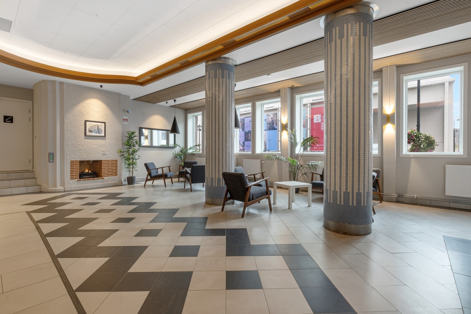 Sameiets inngangsparti/sosialsone. Heisadkomst opp til leiligheten. Galleribilde