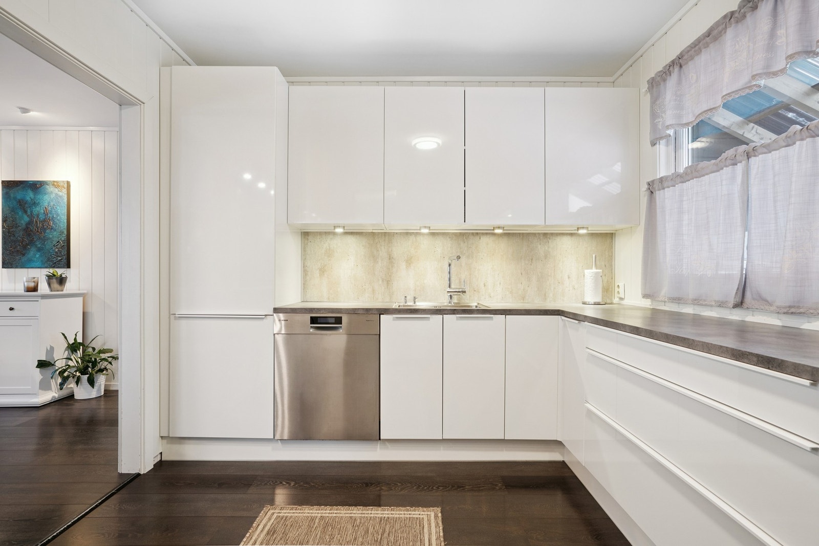 Kjøkken - hvitevarer medfølger. Galleribilde