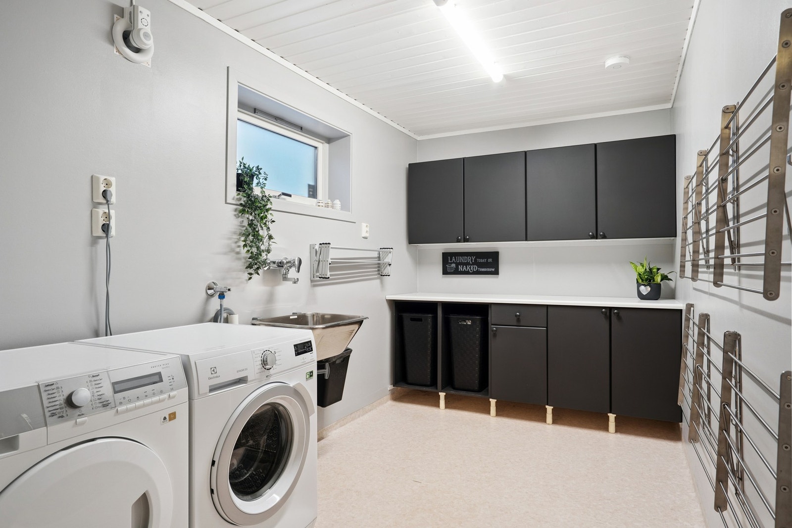 Stort vaskerom. Galleribilde