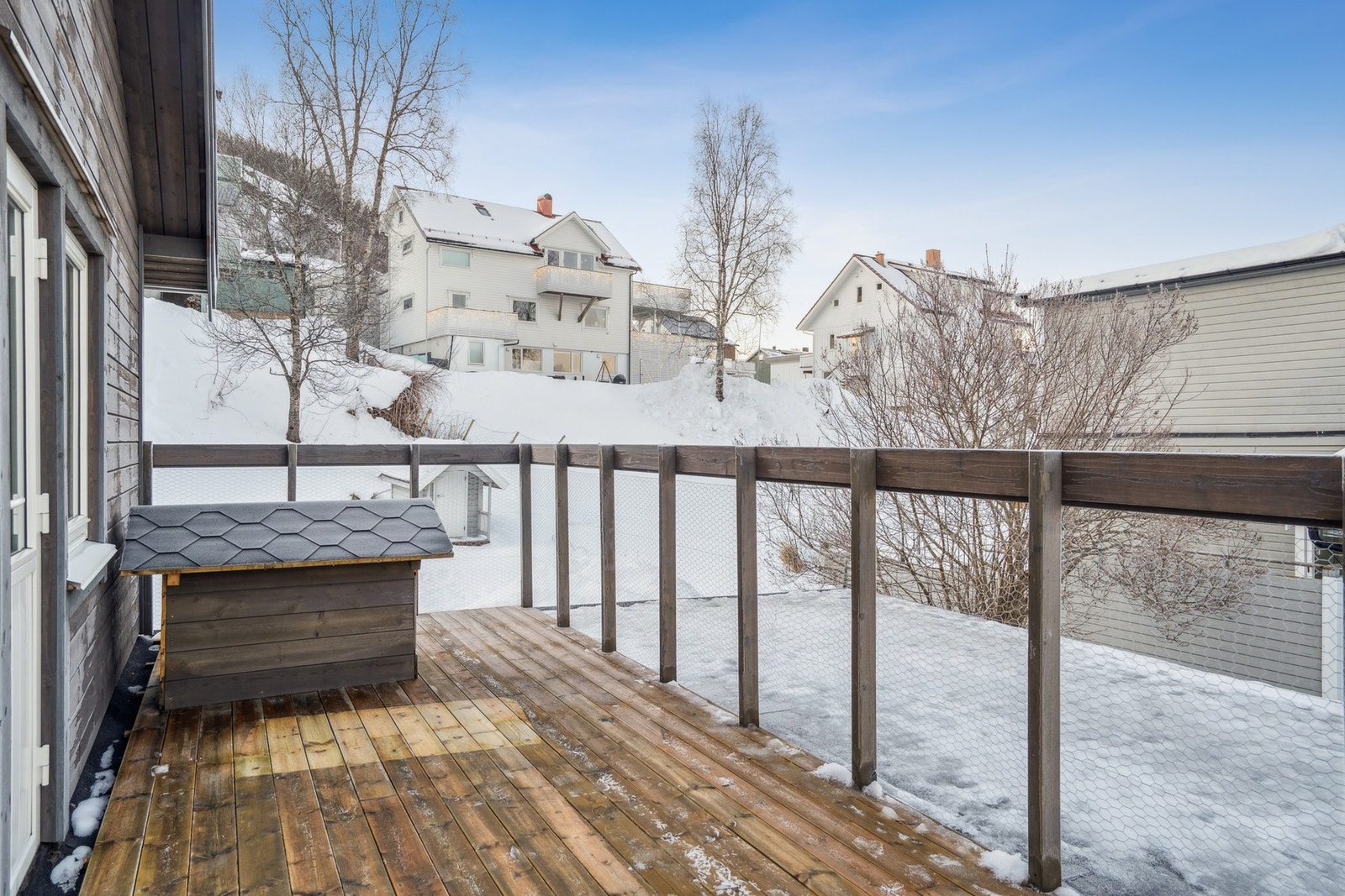 Balkong mot vest. Galleribilde