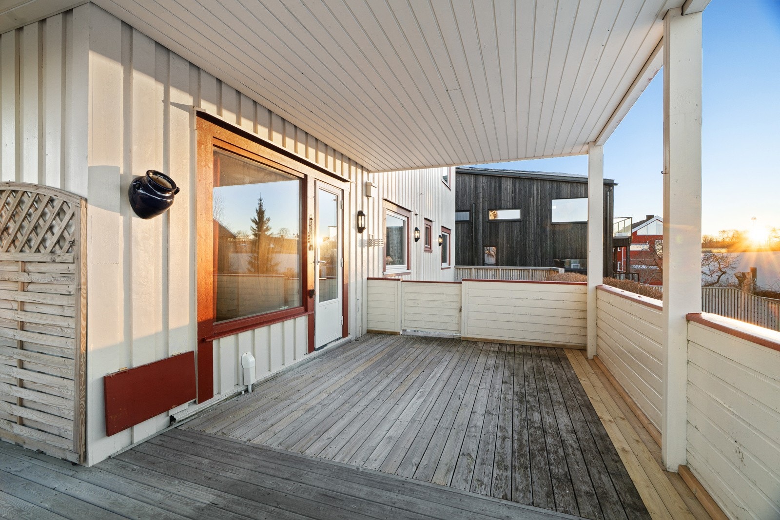 En flott forlengelse av stuen på finværsdager. Galleribilde