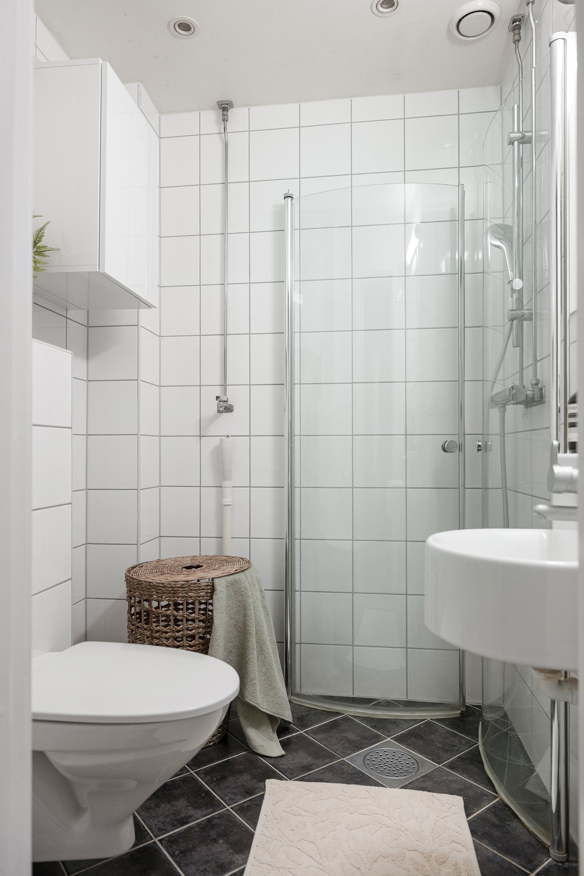 Pent, flislagt bad pusset opp i regi av sameiet i 2010. Galleribilde