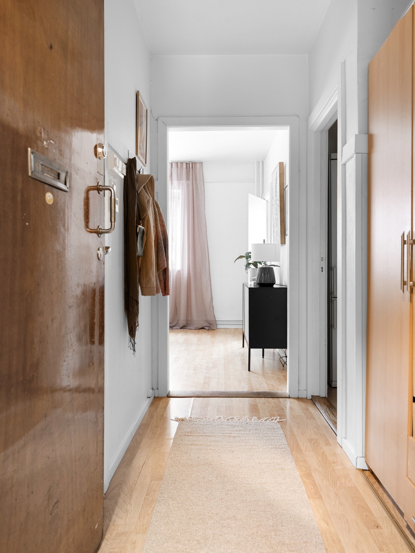 Velkommen inn til det som kan bli ditt nest hjem i Sinsenveien 24! Galleribilde