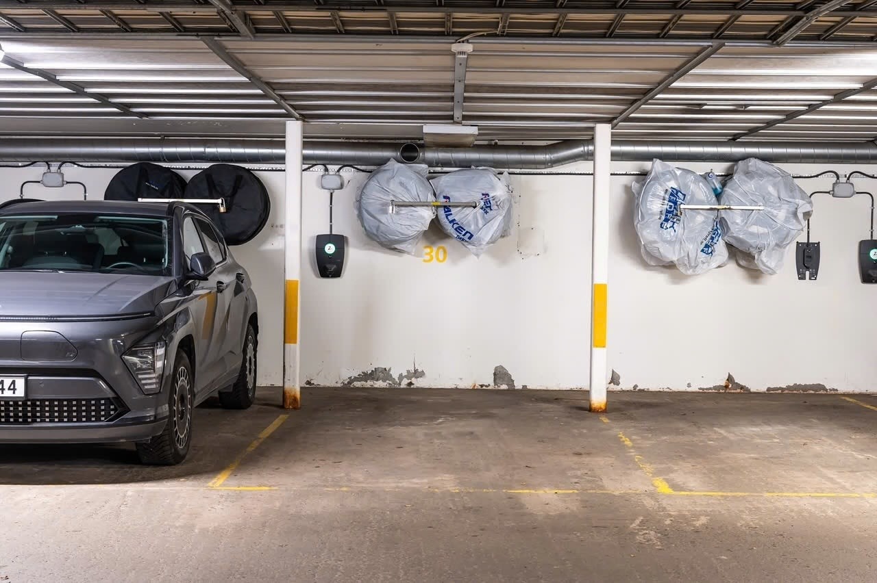 Mulighet for leie av P-plass for 1.500kr i mnd. Galleribilde