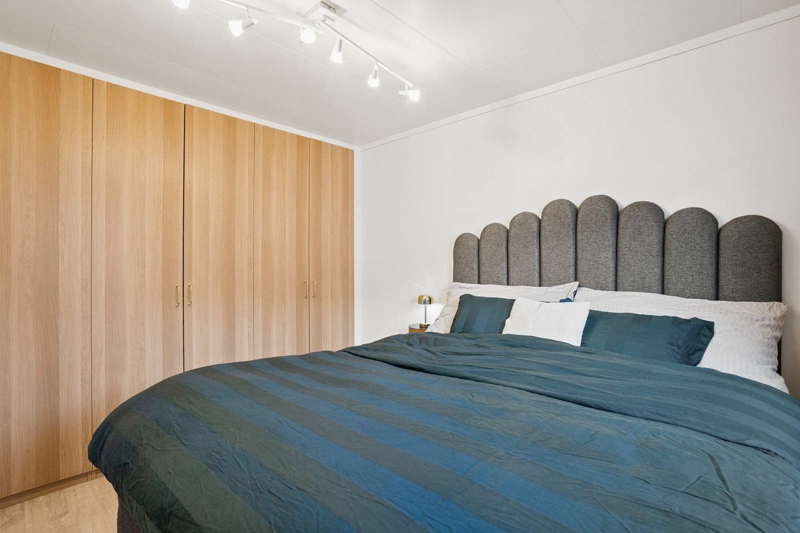 Med stor garderobeløsning Galleribilde