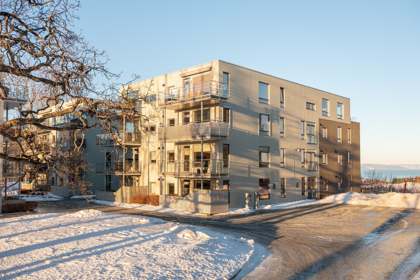 Området ligger sentralt plassert, med gang- og sykkelavstand til det meste av det hverdagslige servicetilbud. Galleribilde