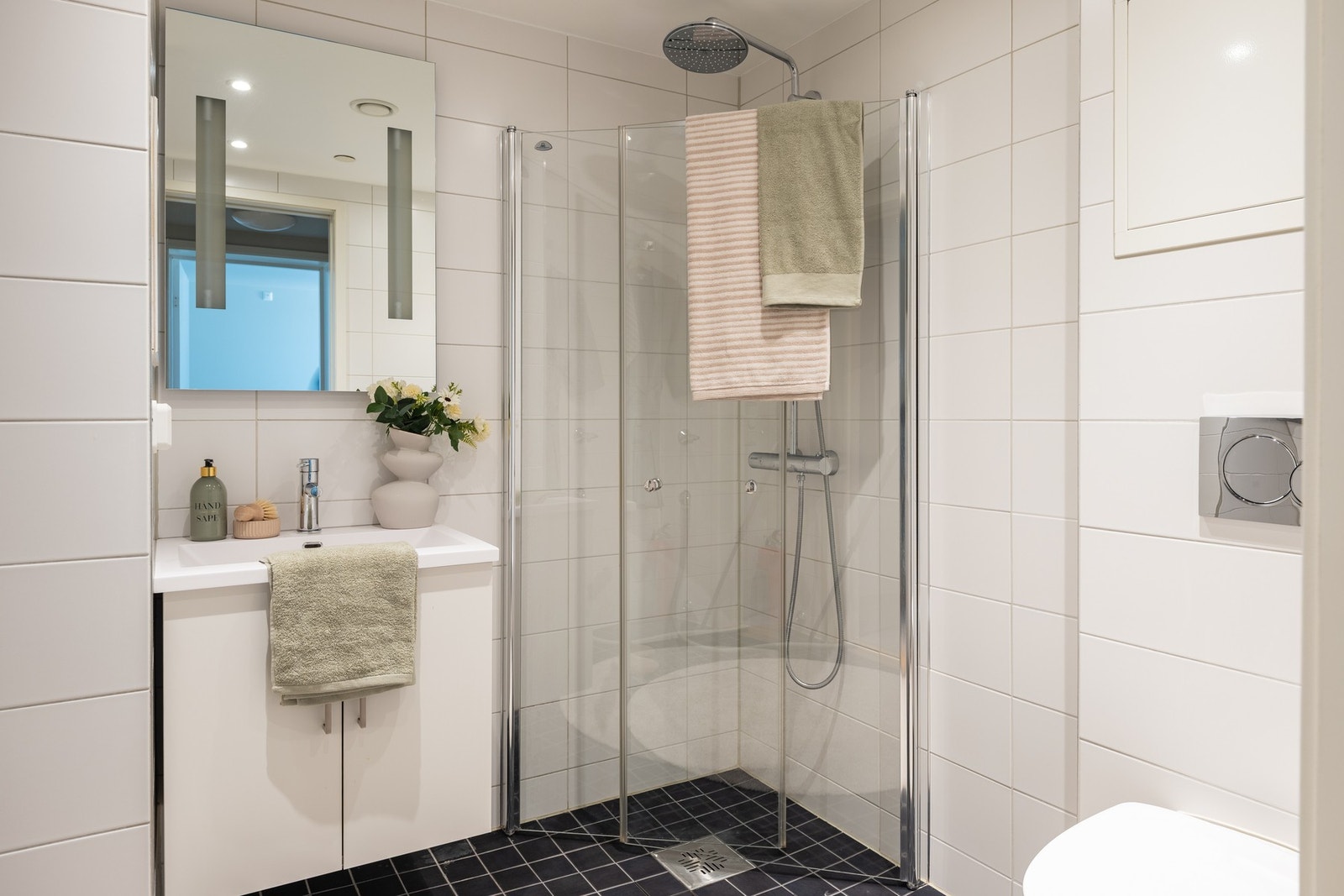 Tilstandsgrad 0/1 fra takstmannen, noe som bekrefter den gode standarden og kvaliteten som er gjennomgående i hele leiligheten. Galleribilde