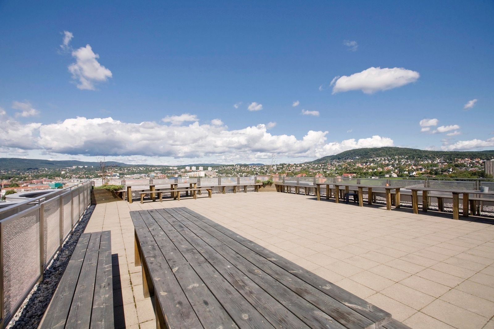 Takterrassen har fantastisk utsikt Galleribilde