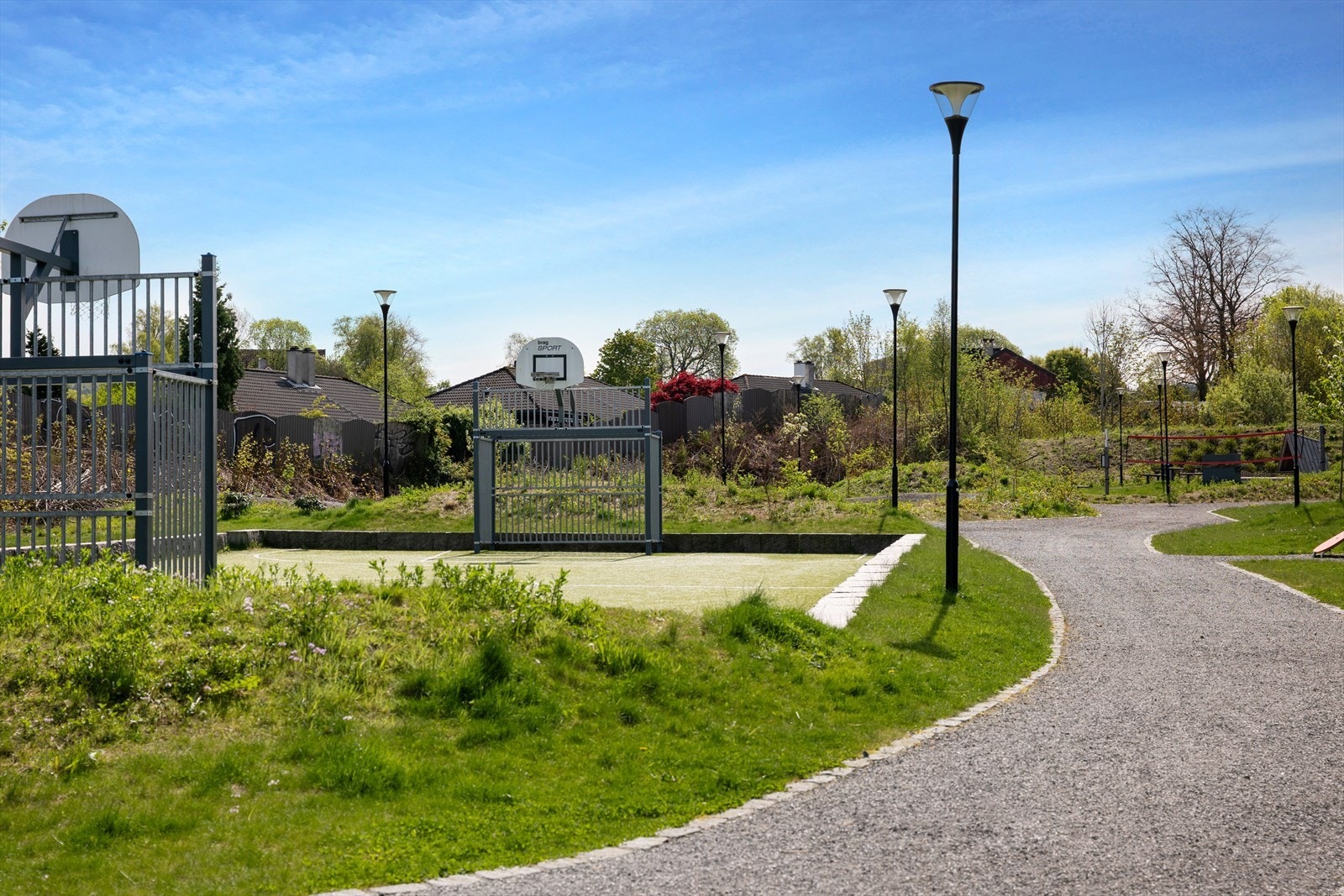 For den aktive har du mange muligheter som miljøparken, flere turområder og sykkelveier. Galleribilde