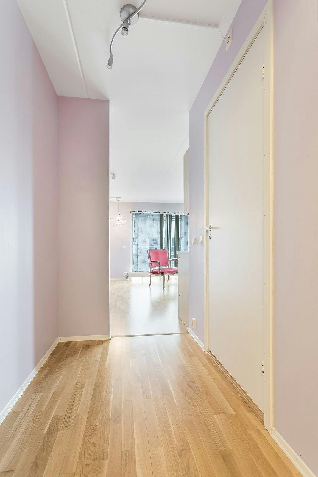 Romslig inngangsparti Galleribilde