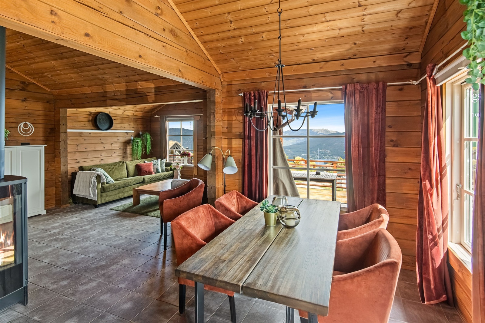 På gulvet er det fliser med varmekabler. Galleribilde