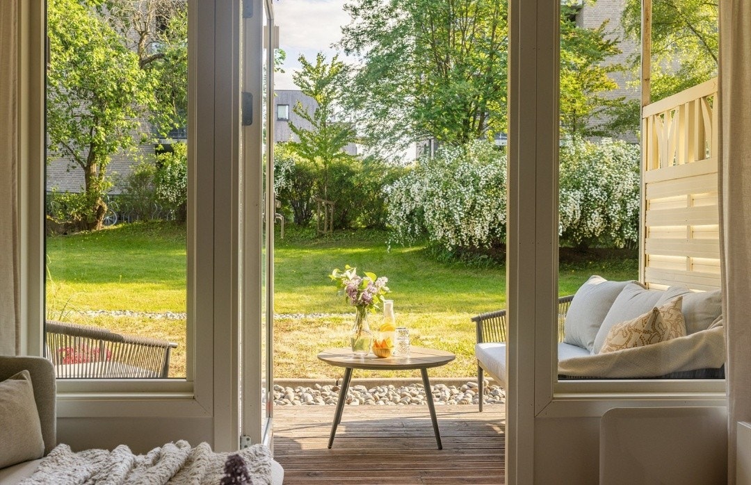 Ut til markterassen. Galleribilde