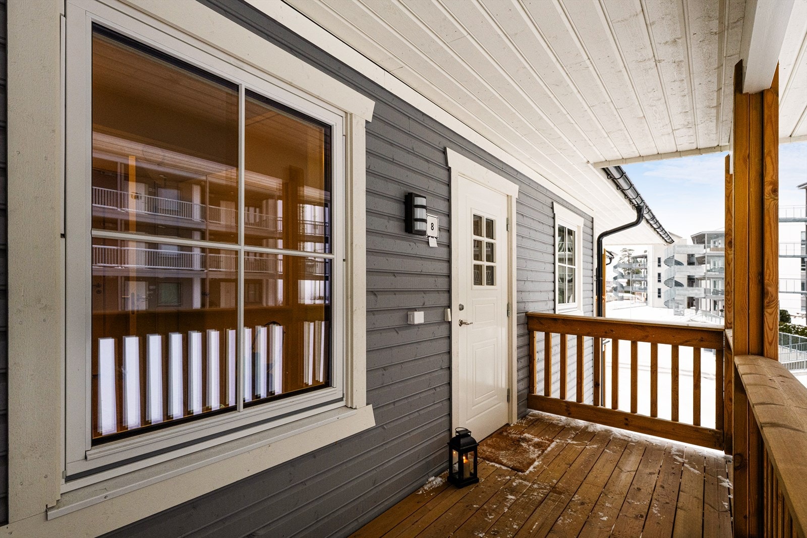 Balkong i 2 etg. her får du morgensolen inn Galleribilde