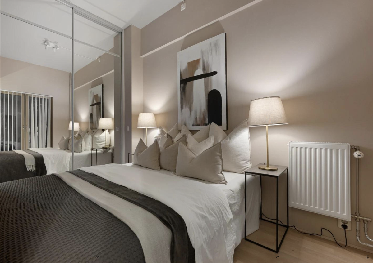 God garderobeplass i hele høyden (3M) Galleribilde