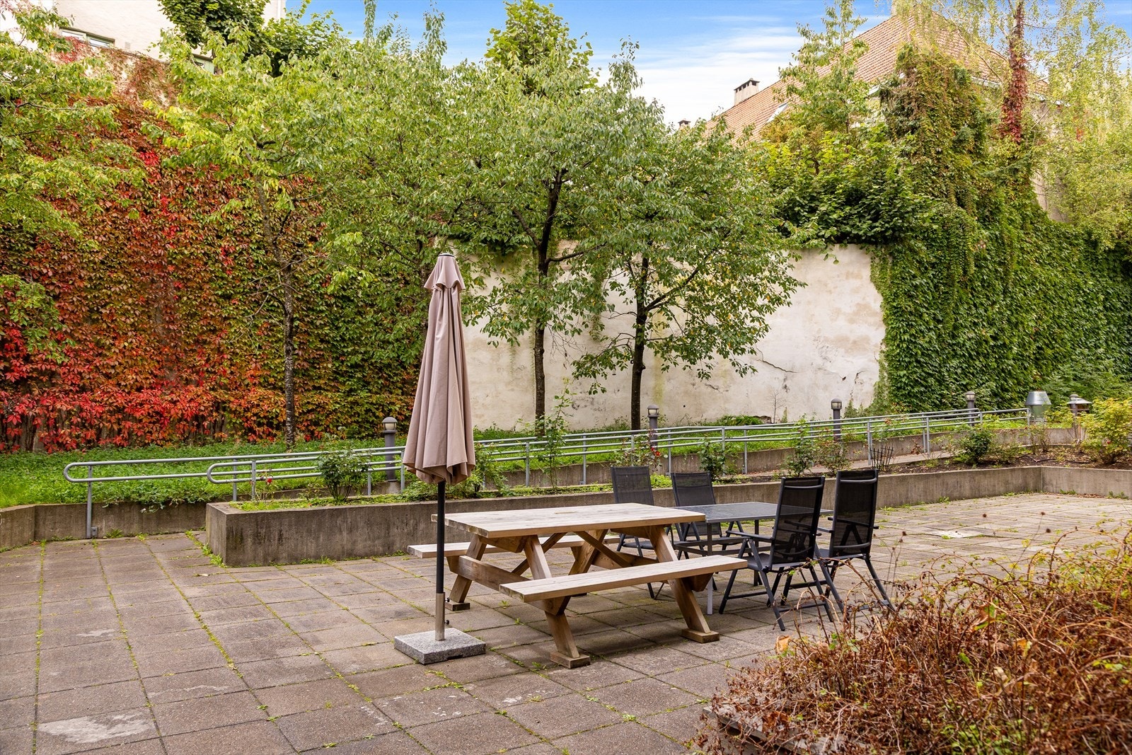 Borettslaget har hyggelige fellesarealer også på bakkeplan. Galleribilde