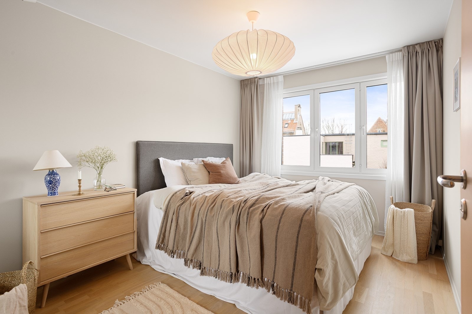 Leilighet er tilbaketrukket fra all støy og her sover man godt med vinduet åpent om natten. Galleribilde