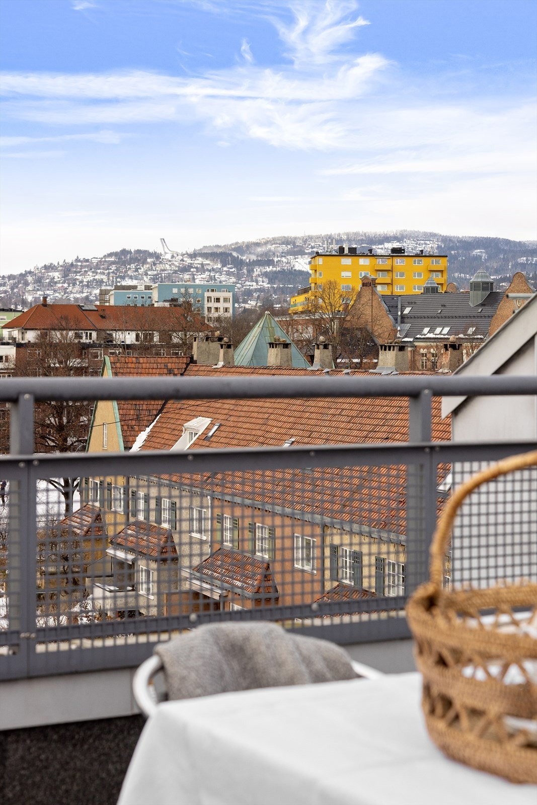 Her får du spektakulær utsikt over Oslo. Om sommeren går solen ned bak Holmenkollen. Galleribilde