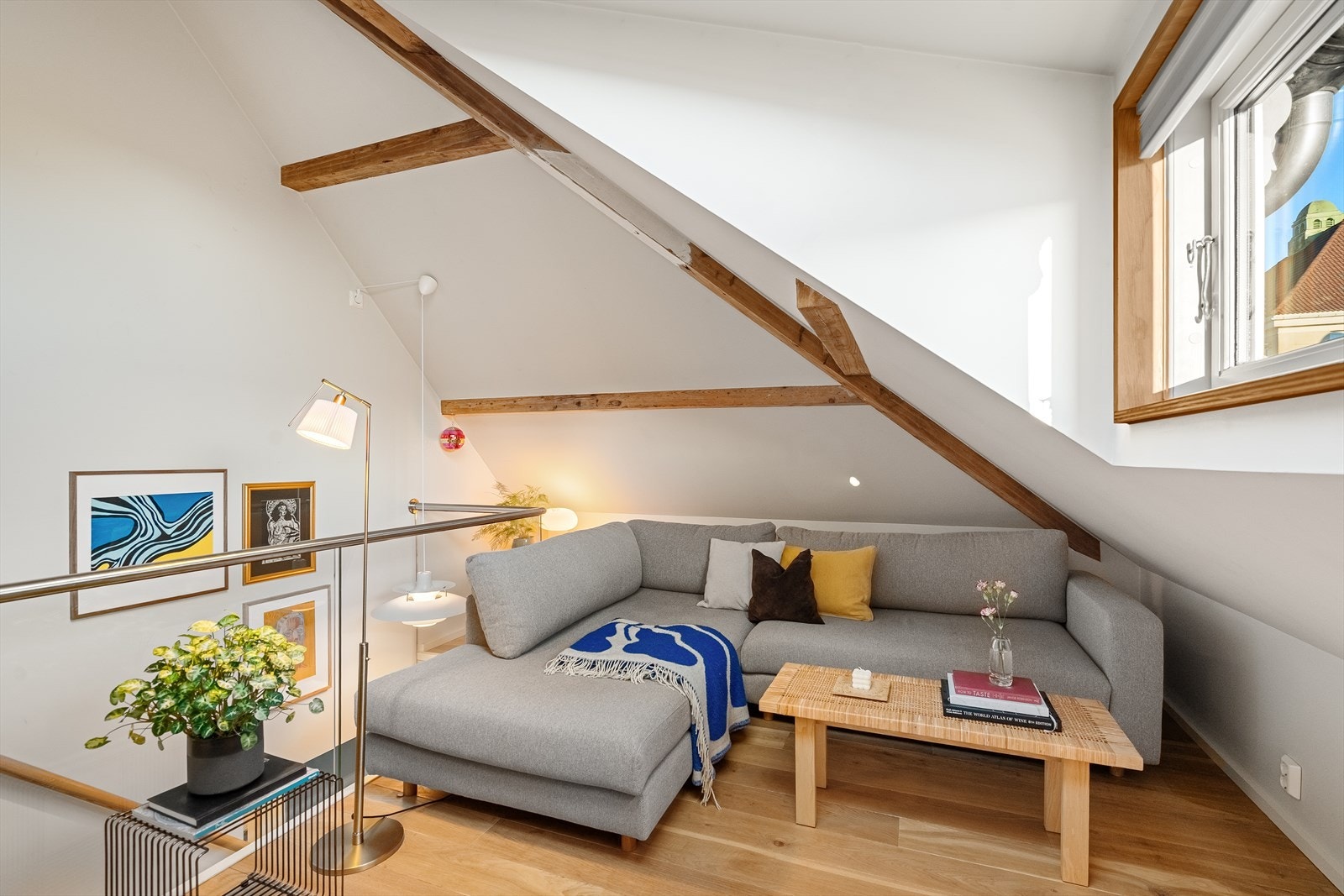 Velkommen til Opheimsgata 6, presentert av Jonas Le, Aktiv Eiendomsmegling Jæren. Foto: Hanne T. Karlsen. Galleribilde