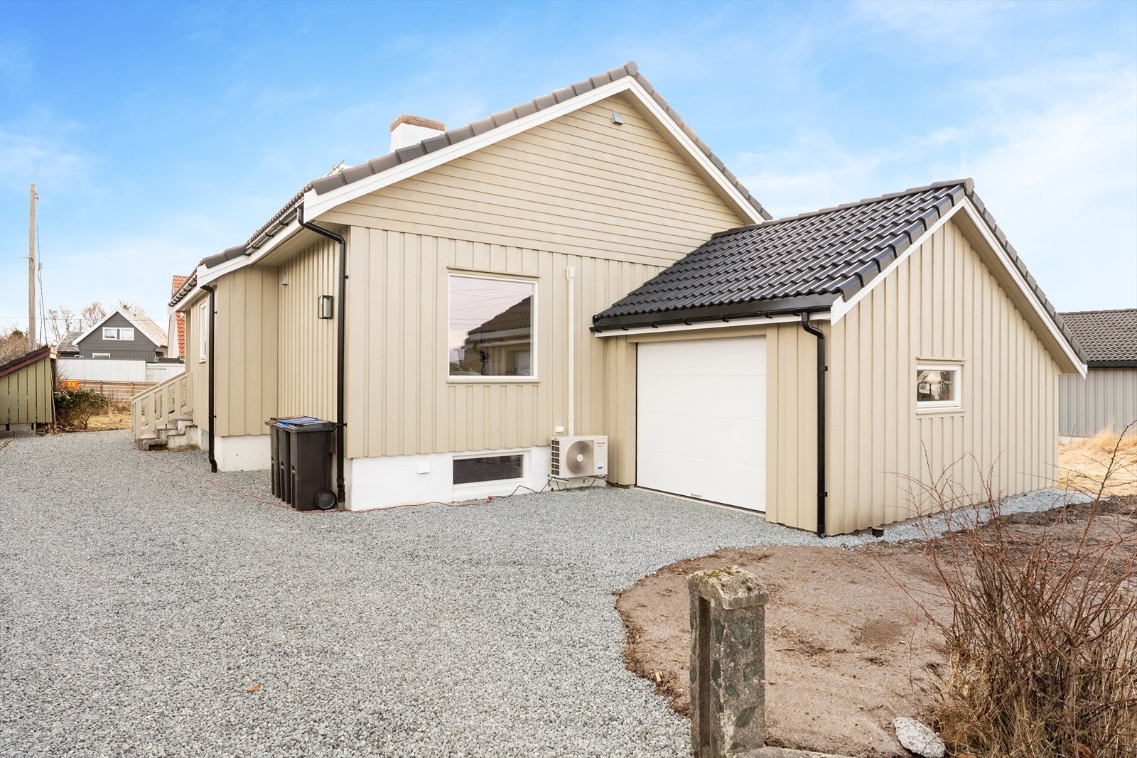 Gode parkeringsmuligheter i garasje og gårdsrom! Galleribilde