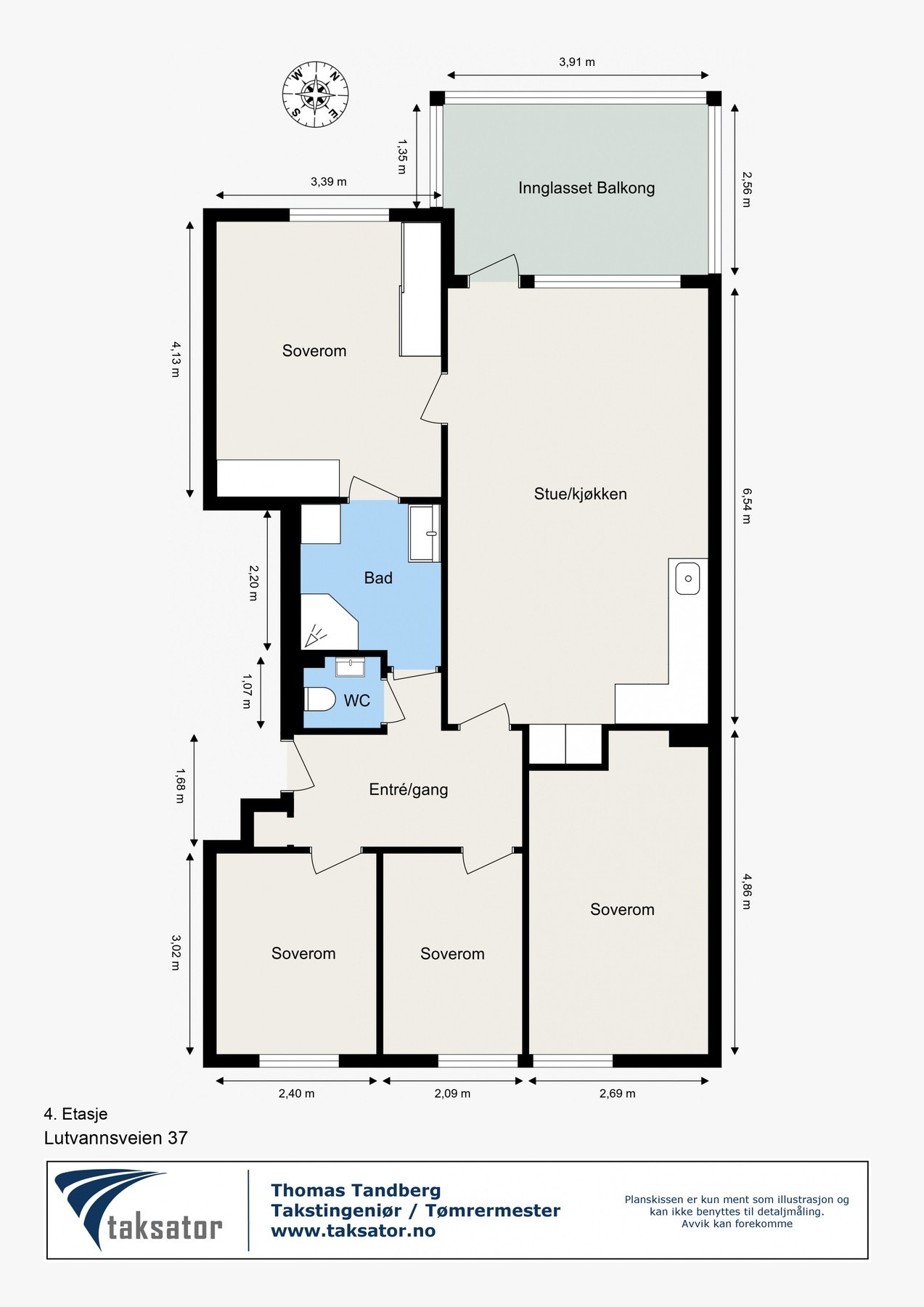 Boligen har en god planløsning med fire soverom, bad og separat toalettrom og egen innglasset balkong på ca. 10 kvm. Galleribilde