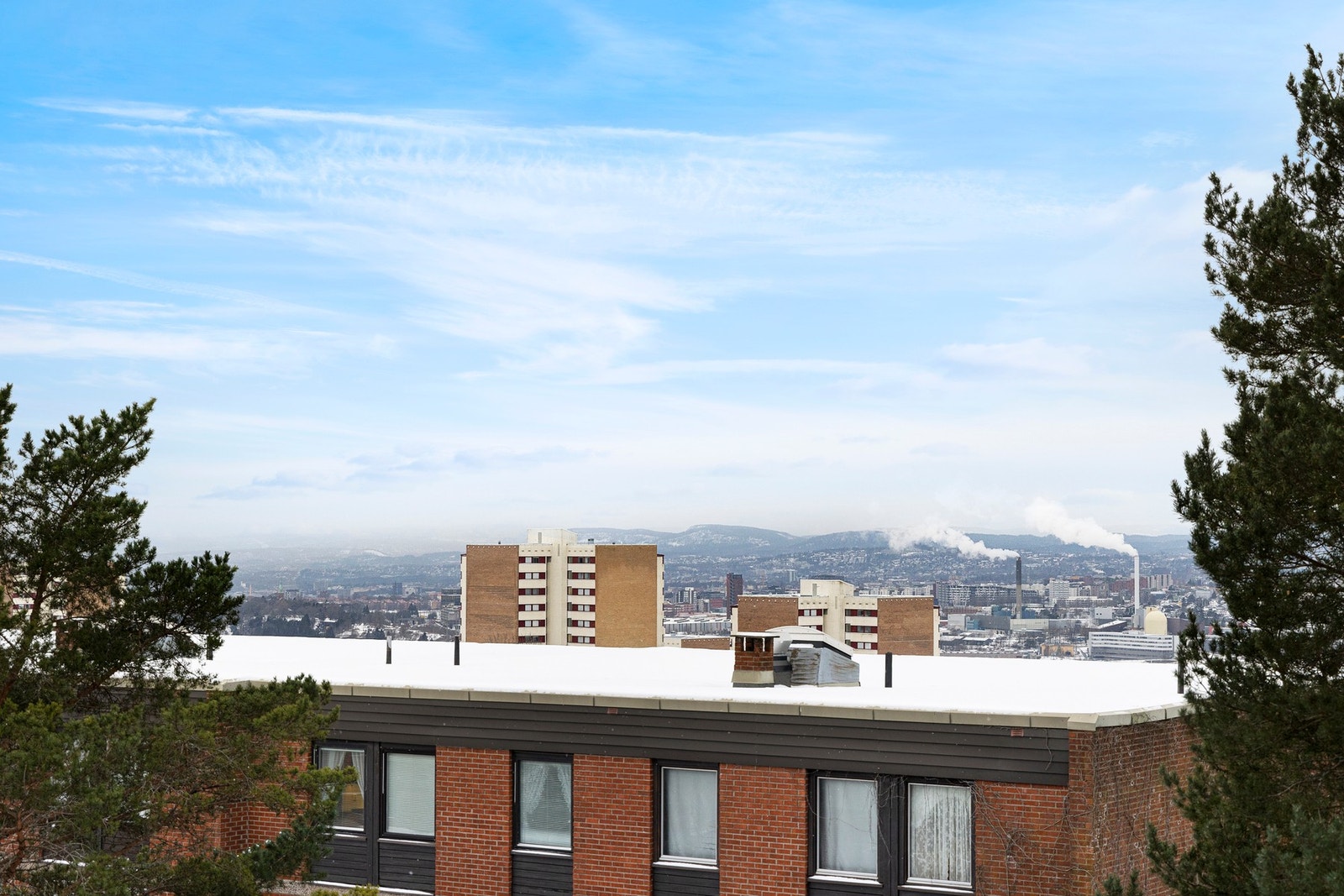 Boligen har en luftig beliggenhet med fine utsiktsforhold. Galleribilde