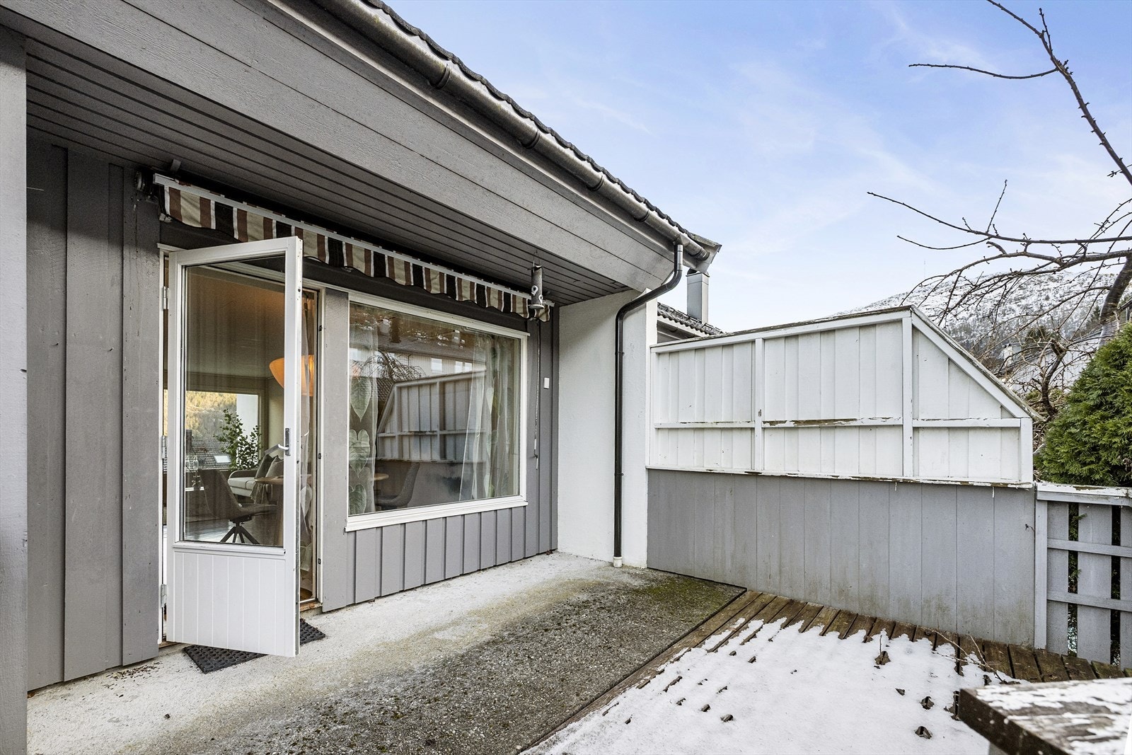 Eigedomen har fint potensial. Modernisering må påreknast. Galleribilde