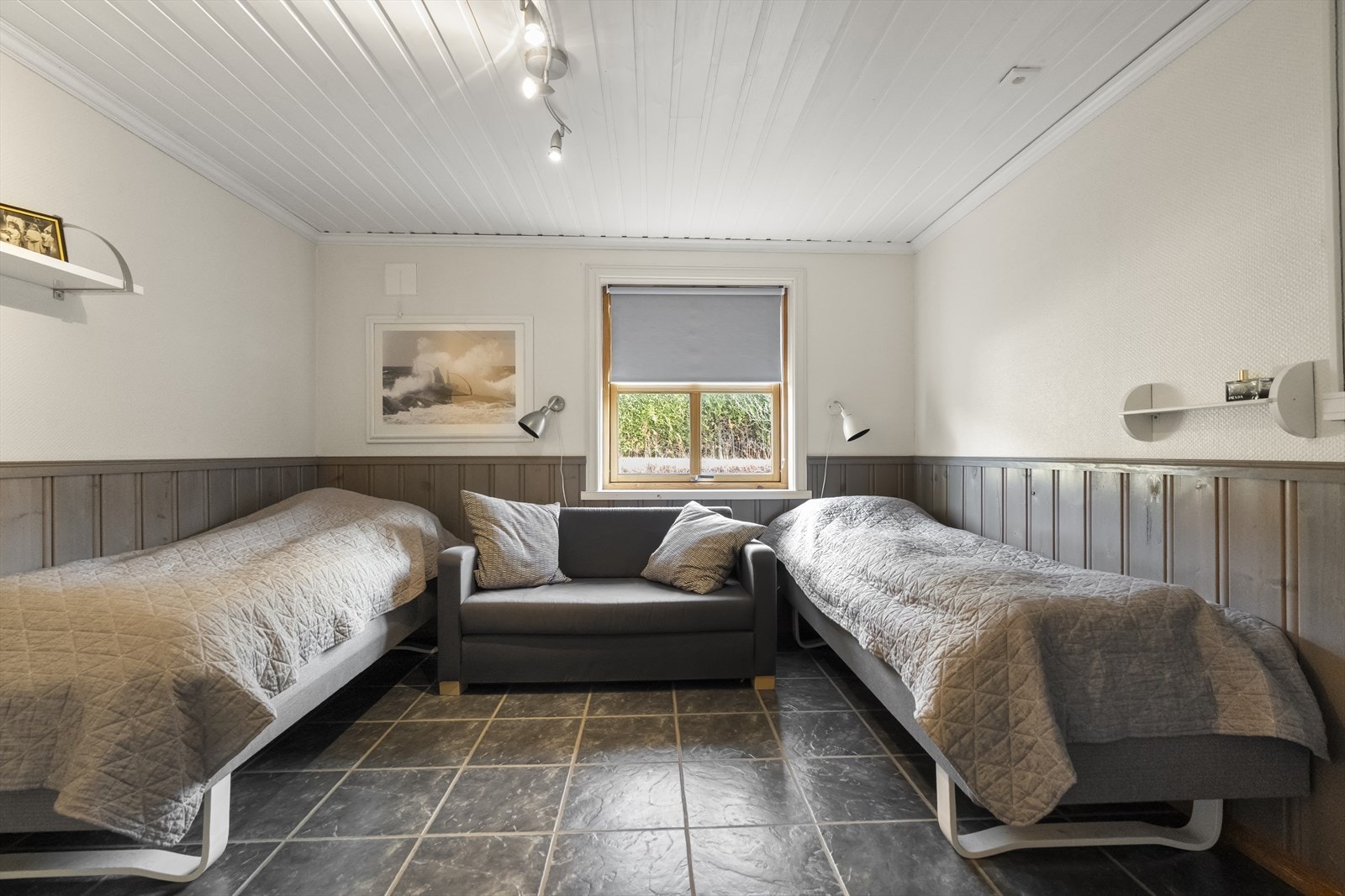 Soverom kjellar Galleribilde