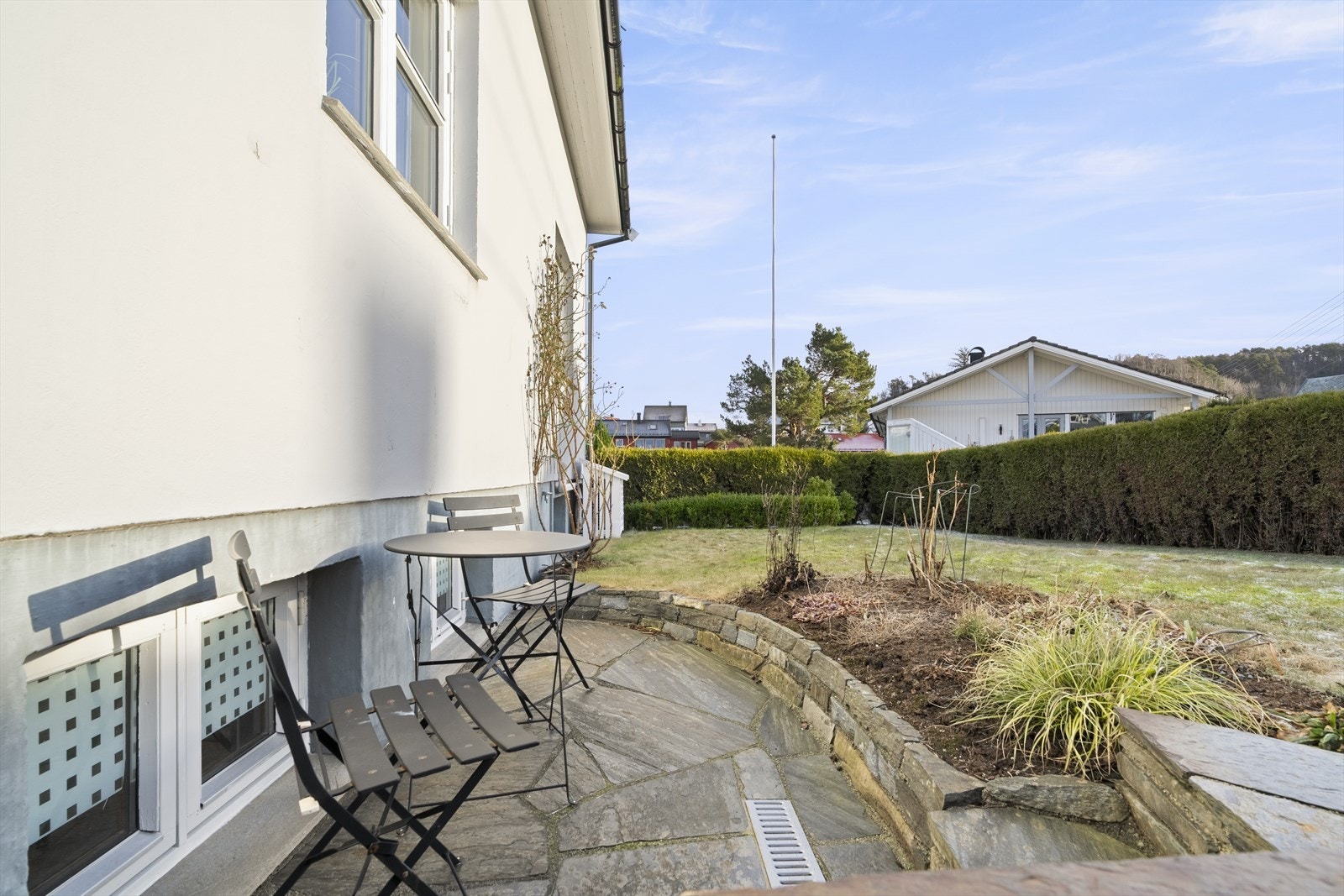 Solrik uteplass mot sør Galleribilde