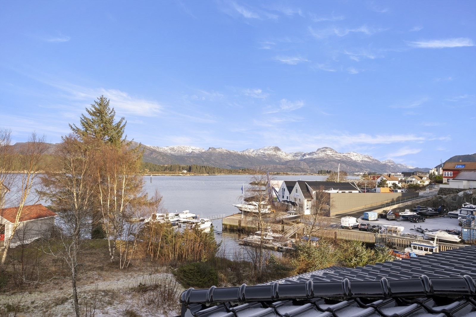 Utsikt frå eigedomen Galleribilde