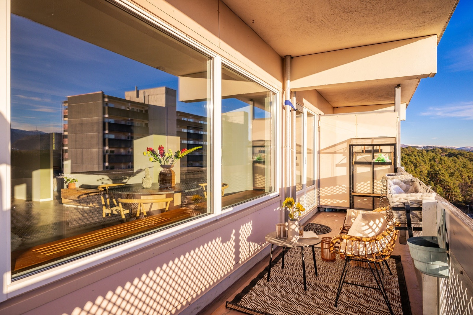 Her kan du nyte av de gode solforholdene leiligheten har å tilby! Galleribilde