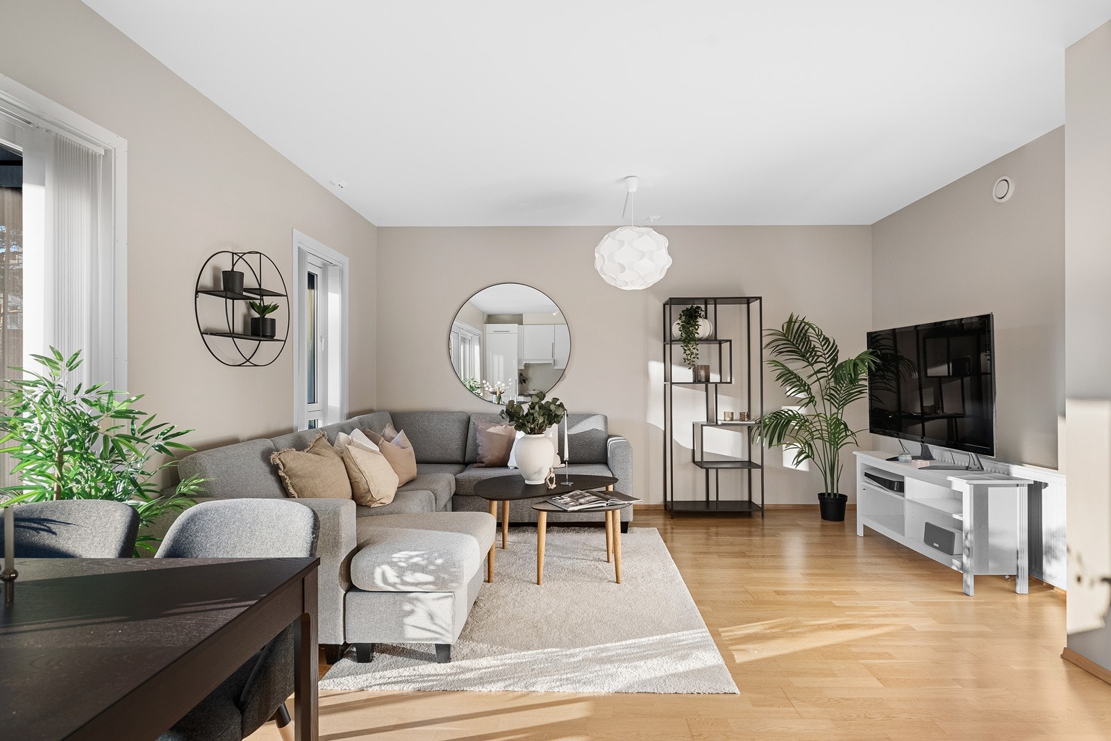 Boligen fremstår i god stand uten TG3, og byr på lyse, moderne overflater. Galleribilde