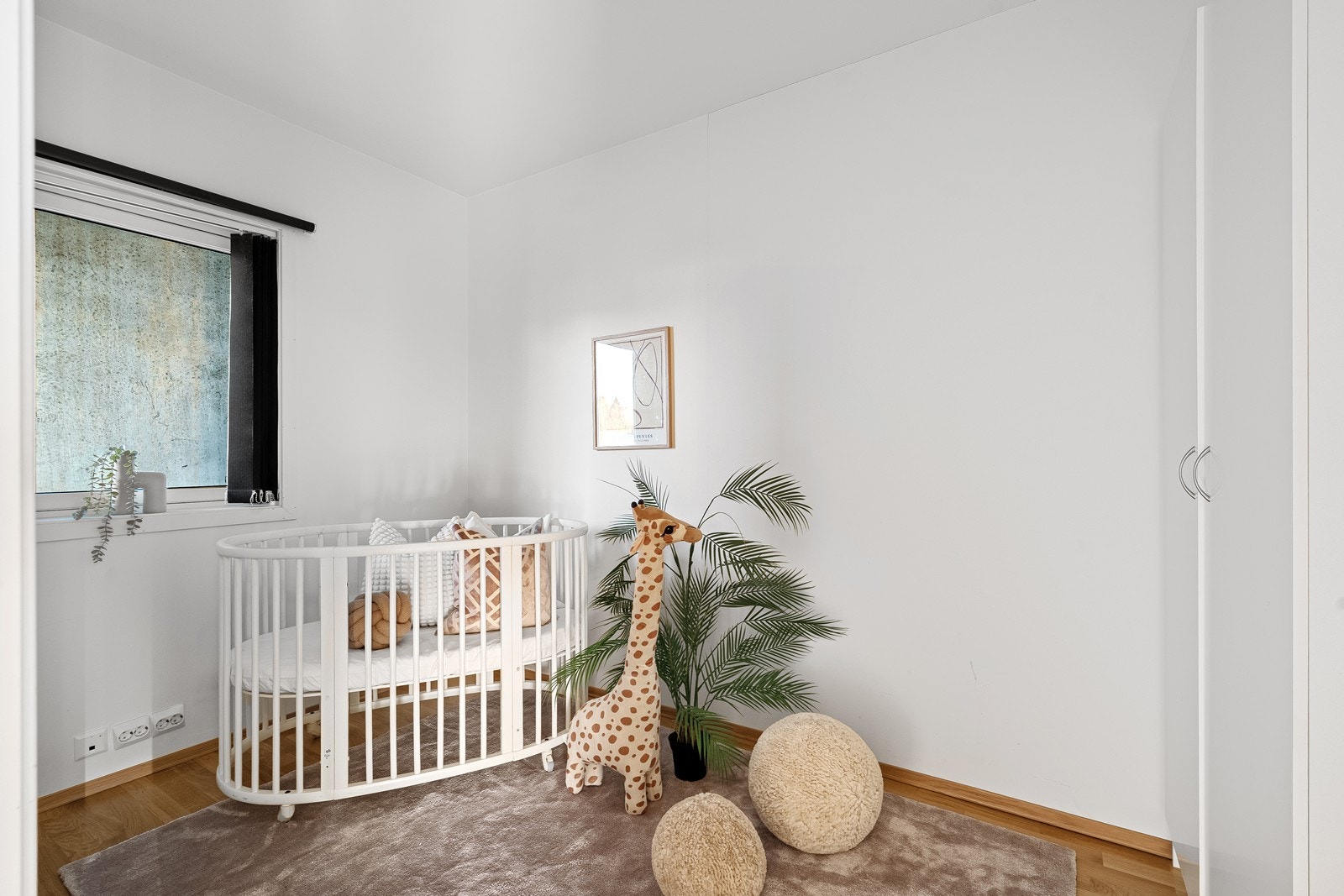 Soverom 2 - perfekt som barnerom, gjesterom, kontor eller gamingrom. Galleribilde