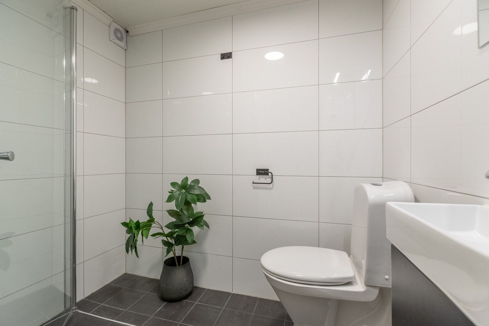 Bad/WC i kjeller Galleribilde