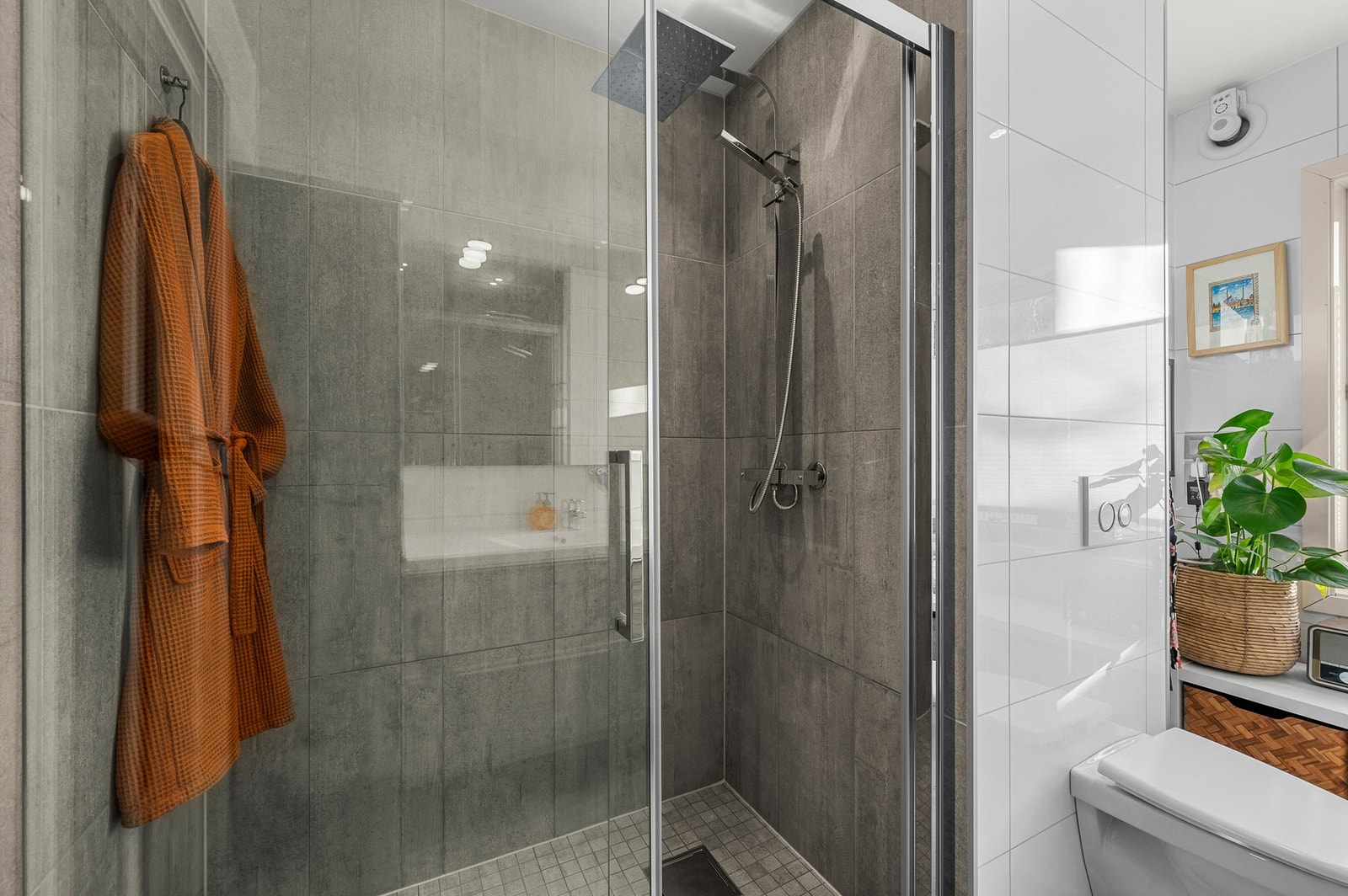 Nydelig og romslig dusj. Galleribilde