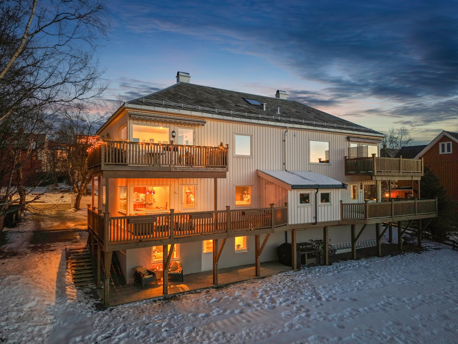 Sameiet Kong Inges gate 28 er drevet av de 4 enhetene og de har nå renovert stort sett alle store komponenter ved bygget i nyere tid. Galleribilde