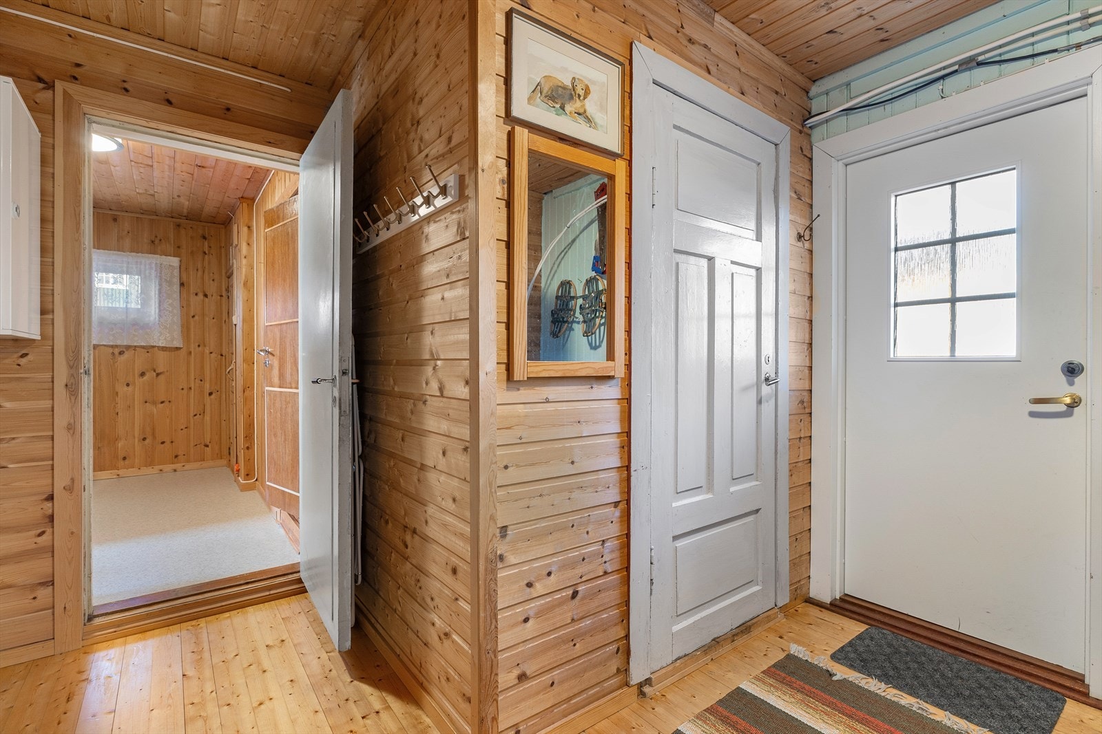 Inneholder: Gang, stue, stue 2, kjøkken, bad, badstue, bod, soverom, soverom 2, soverom 3 Galleribilde