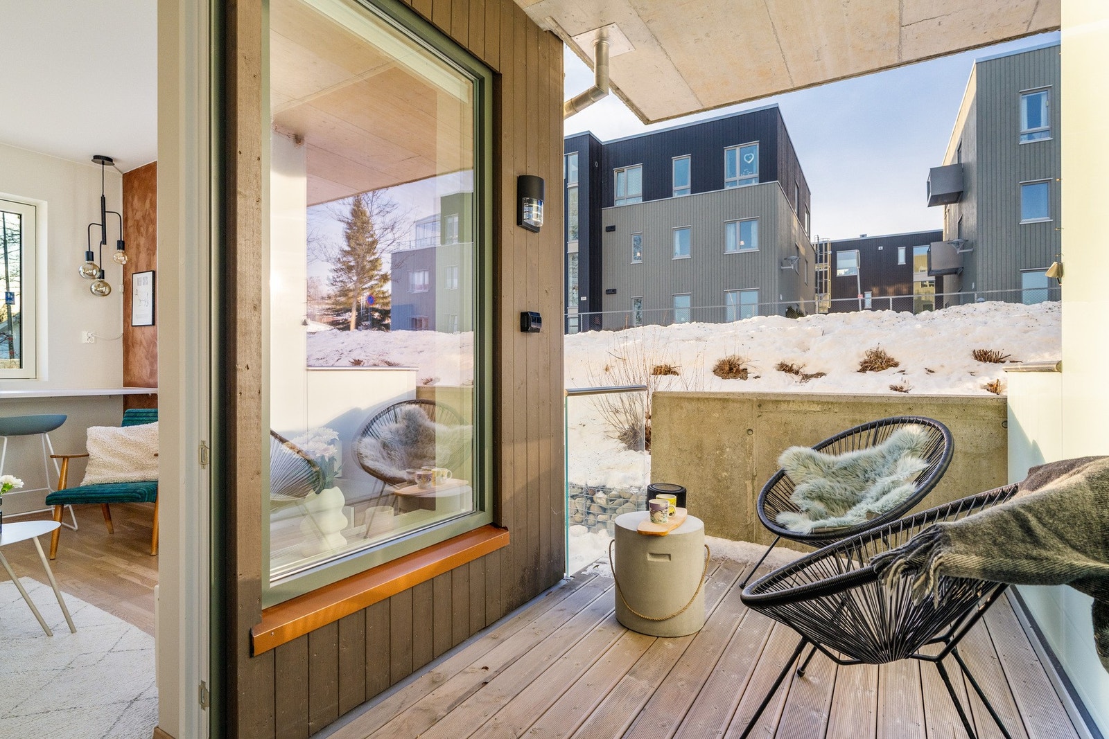 Terrassen er på 7 kvm og har god plass til ønsket møblement. Galleribilde