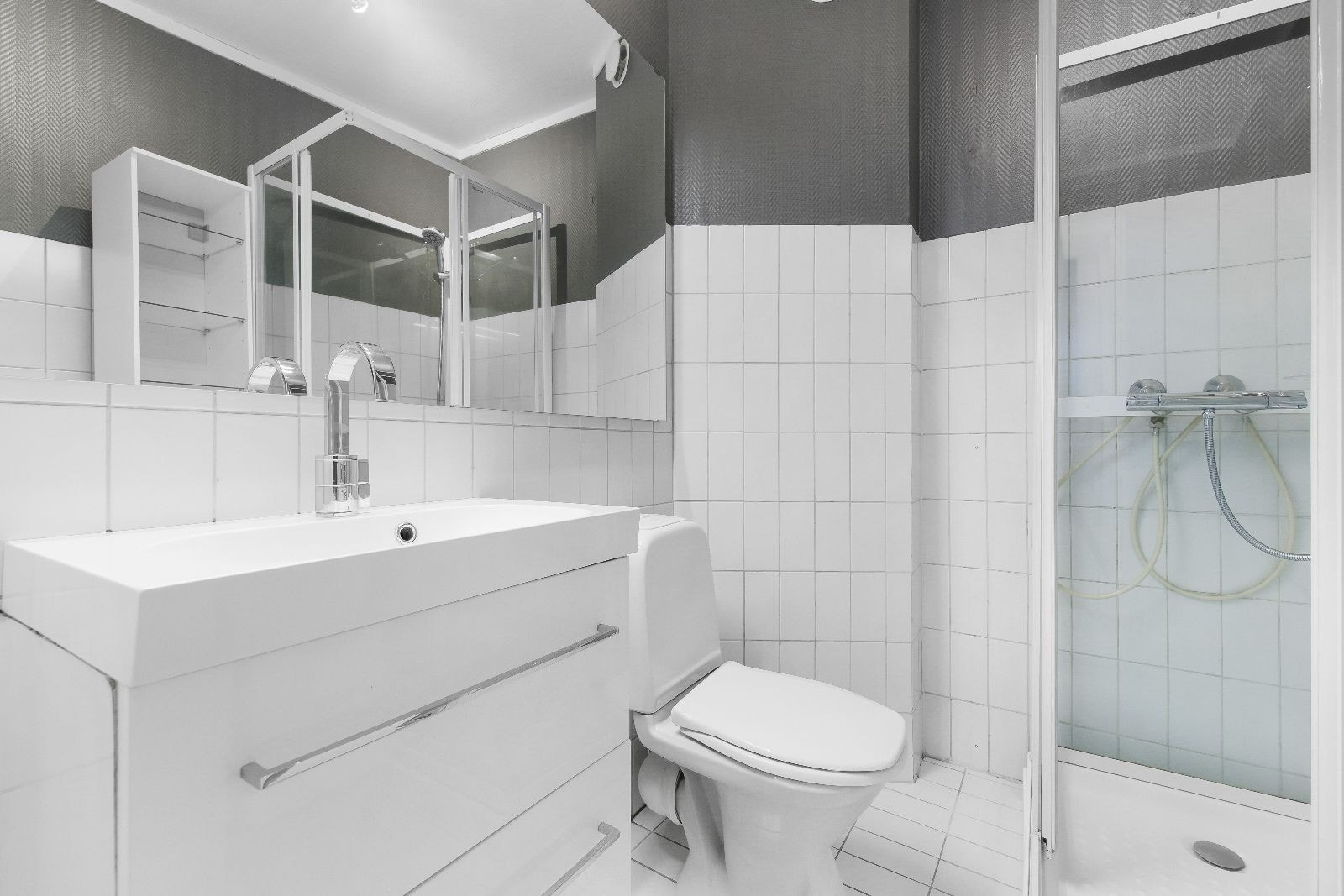 Bad med opplegg for vaskemaskin Galleribilde