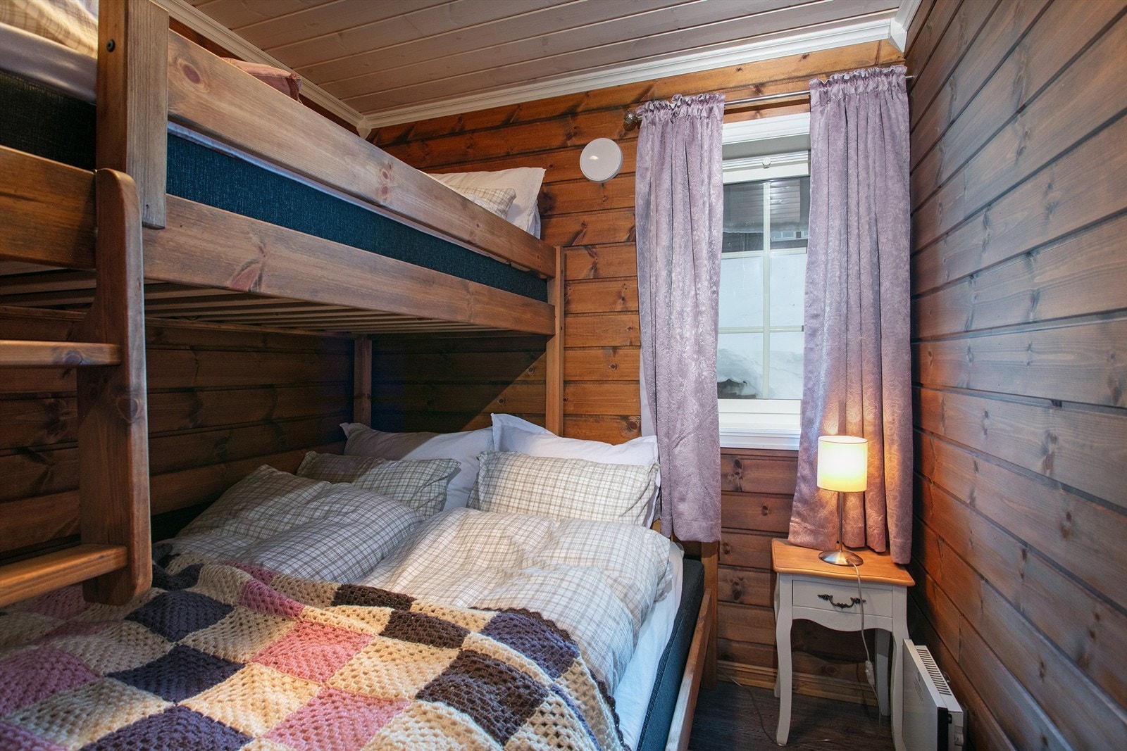 Soverom 2 i 1. etasje Galleribilde