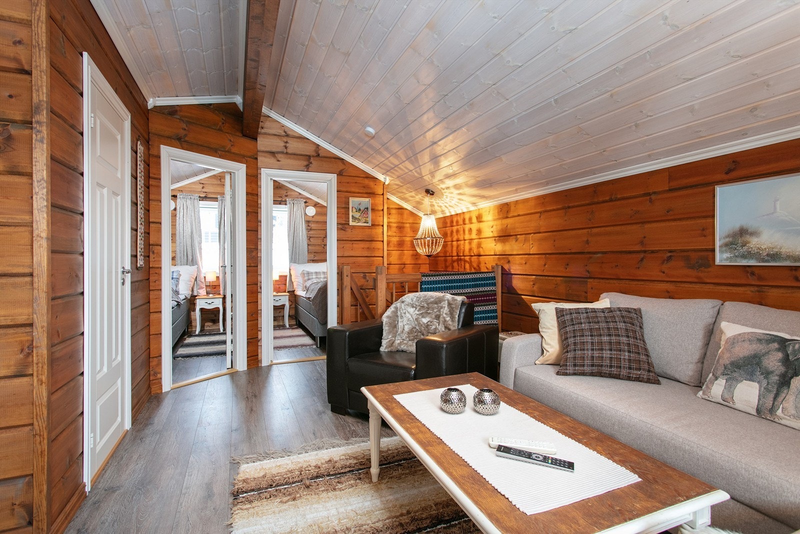 Fra loftstue mot soverom Galleribilde