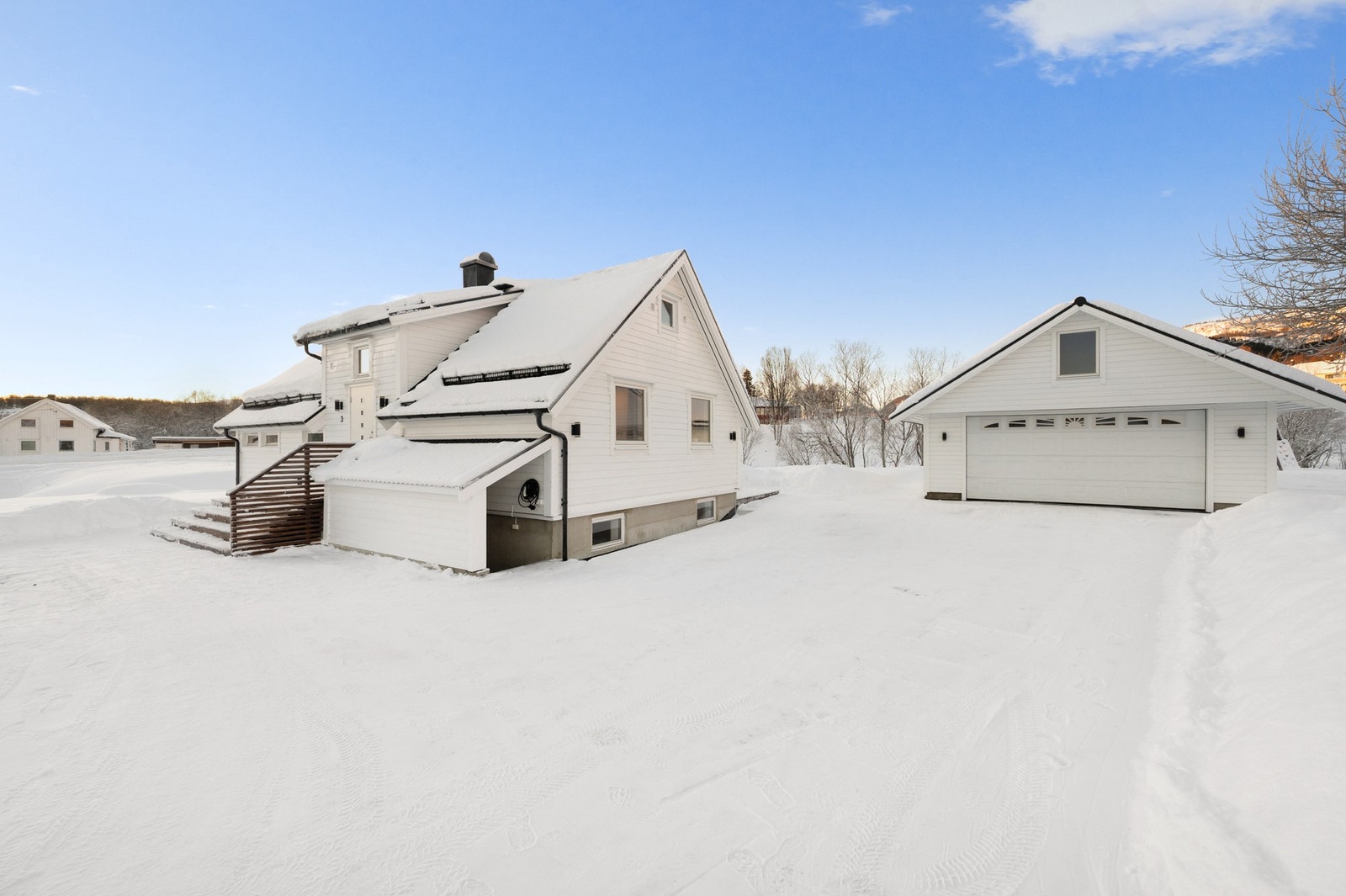 Stor tomt på nesten 1000 kvm og meget gode parkeringsmuligheter Galleribilde