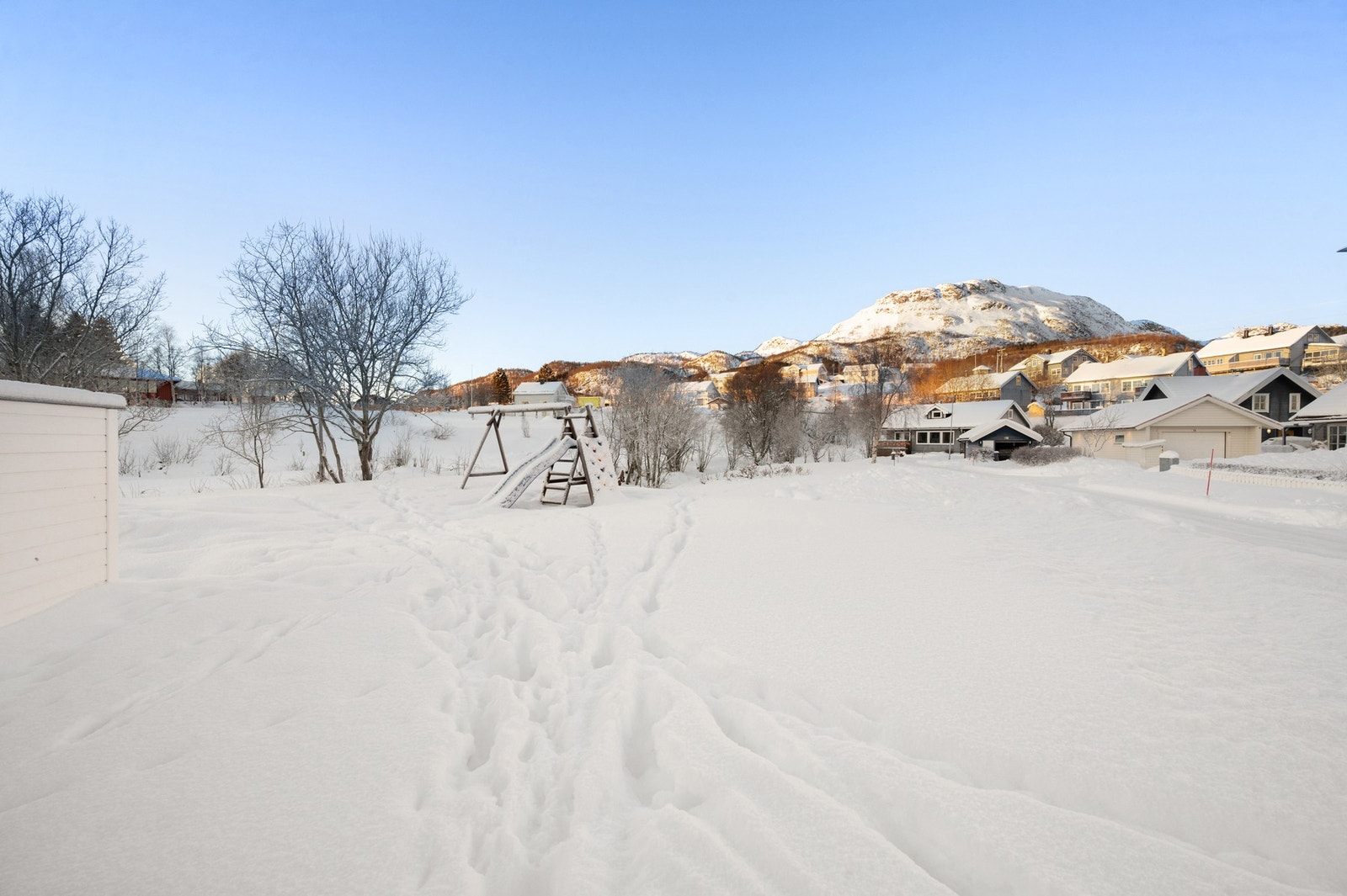 Trygge omgivelser for de små og rikelig med plass til lek Galleribilde